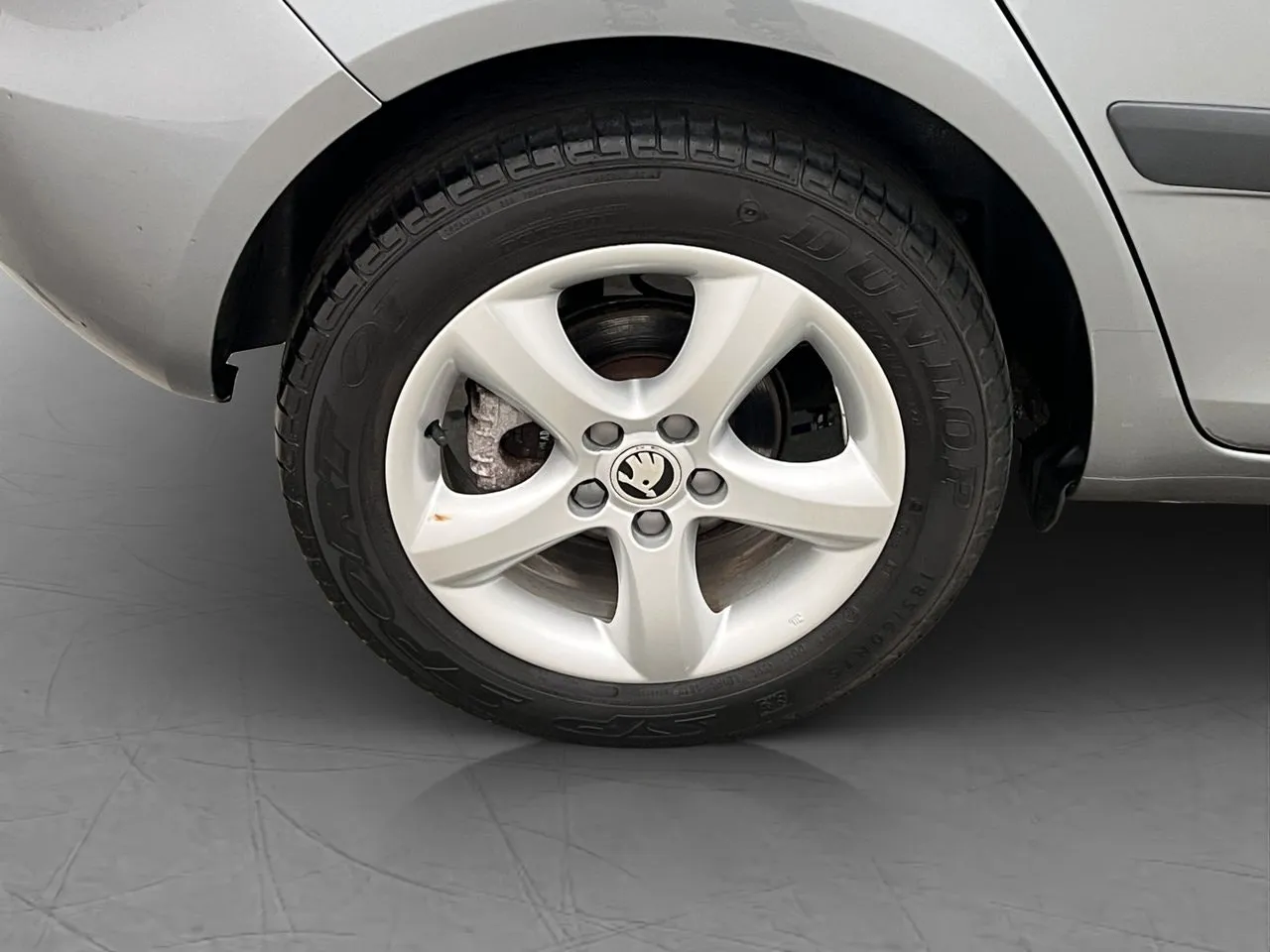 Vehicle image 25