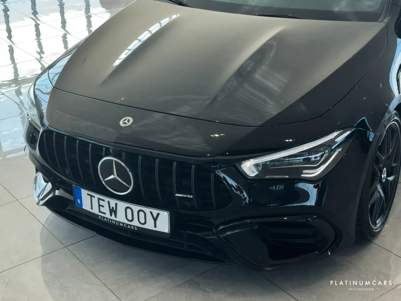 Vehicle image 18