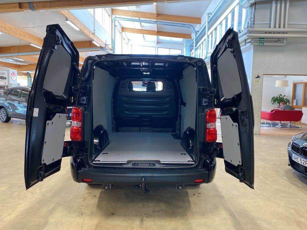 Vehicle image 13