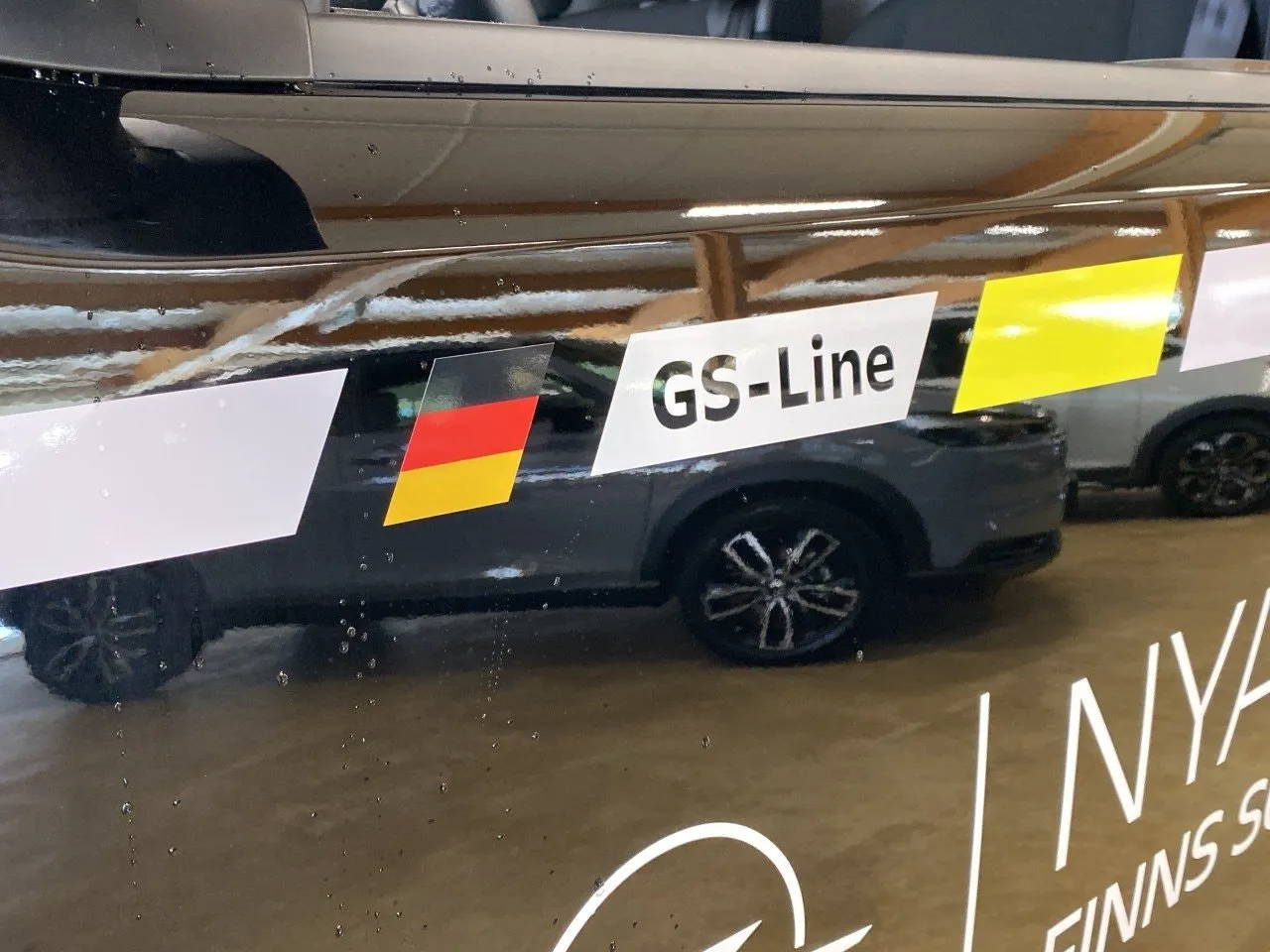 Vehicle image 21
