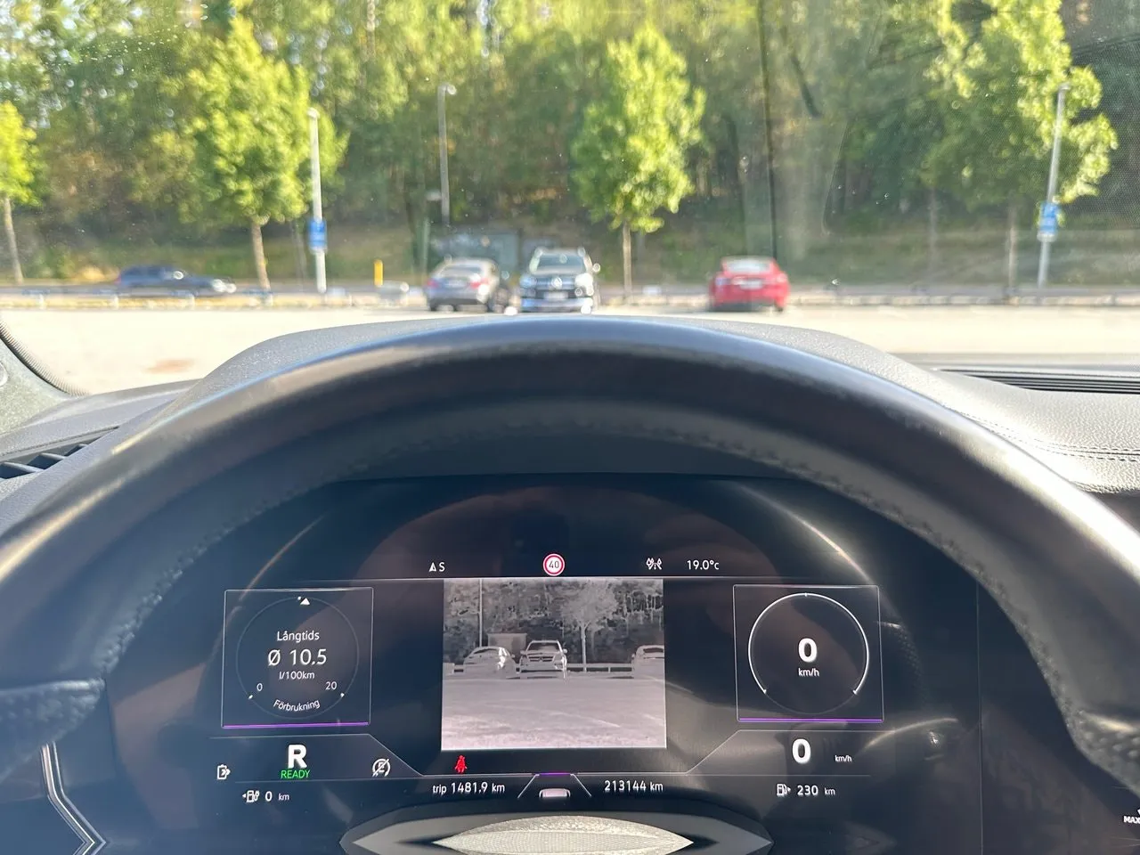 Vehicle image 21