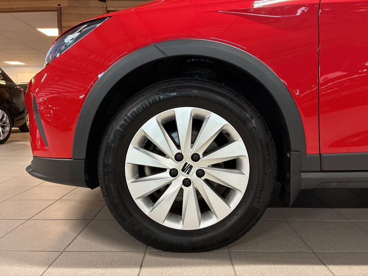 Vehicle image 21