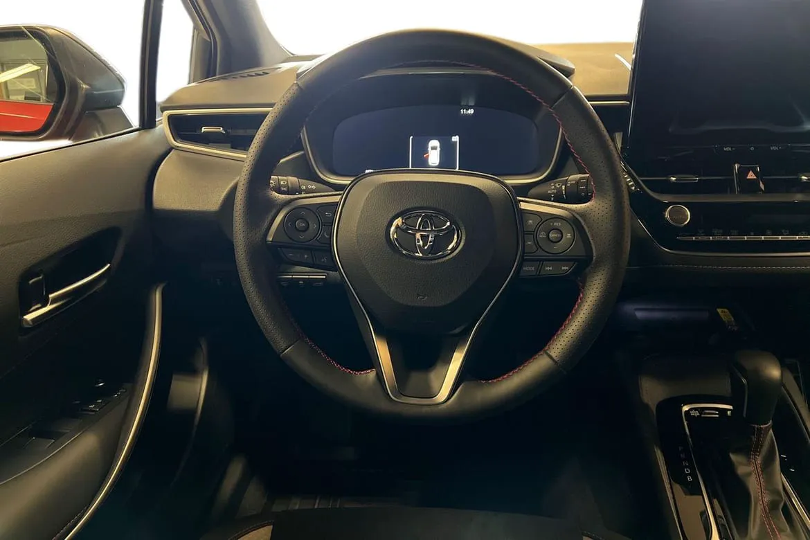 Vehicle image 10