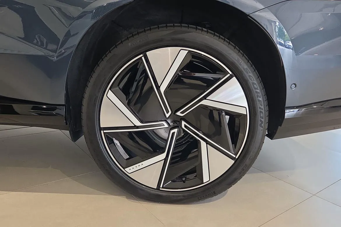 Vehicle image 38