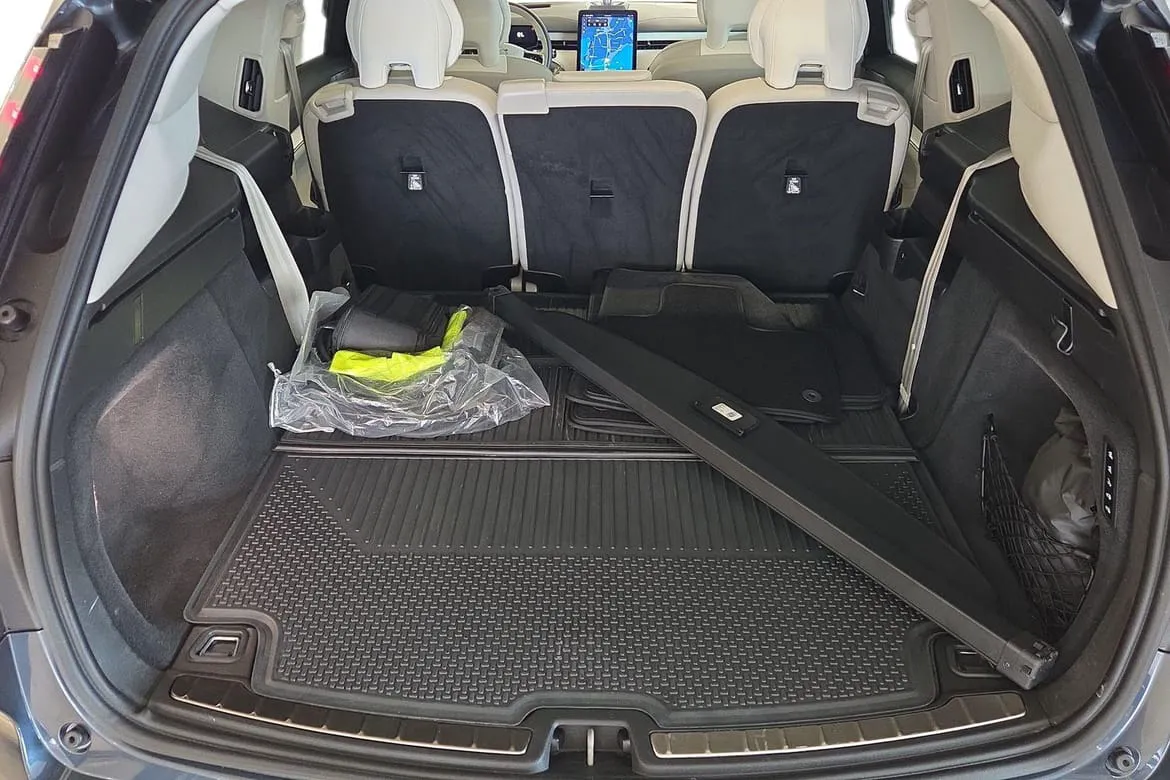 Vehicle image 33