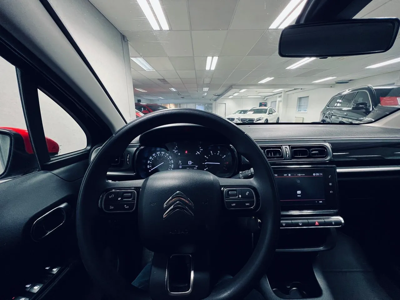 Vehicle image 12