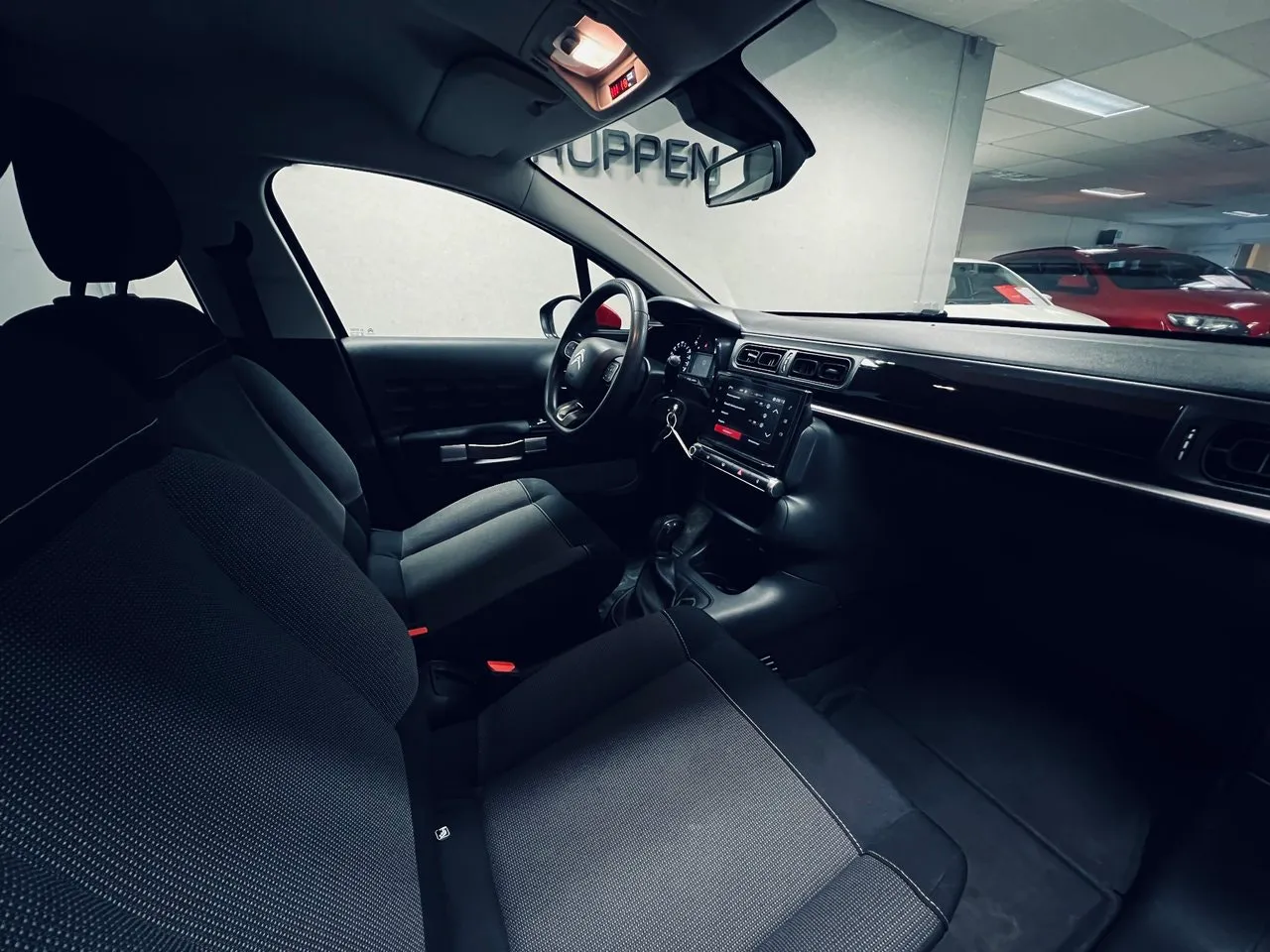 Vehicle image 6