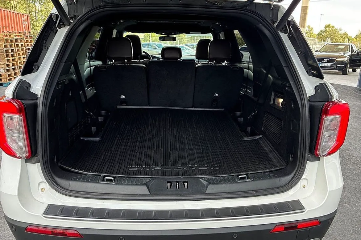 Vehicle image 18