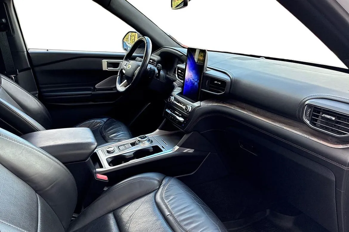 Vehicle image 11