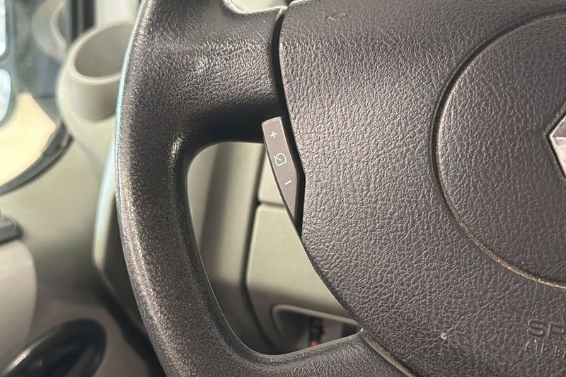 Renault Trafic bild 11