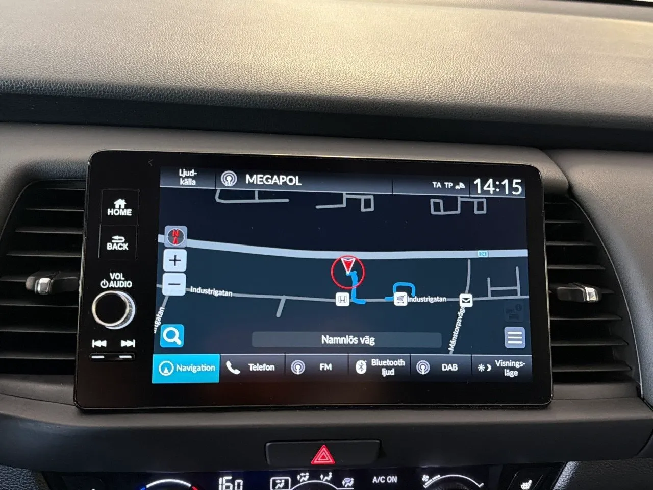 Vehicle image 15