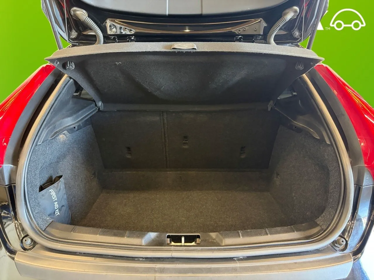 Vehicle image 15