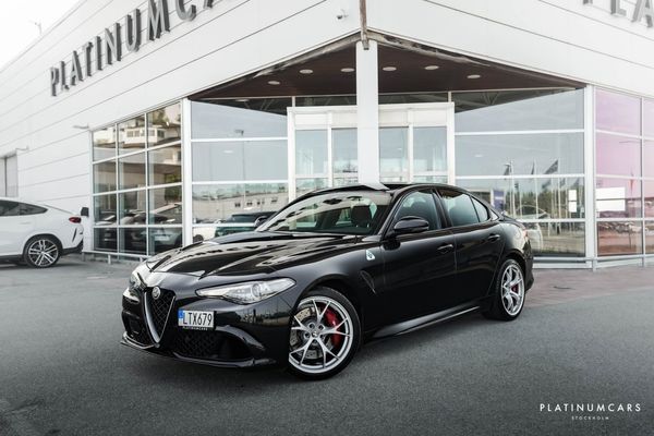 Alfa Romeo Giulia Quadrifoglio 510hk / Kolfiber / H&K - 2018