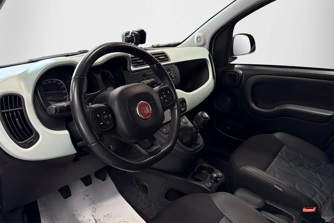 Vehicle image 7