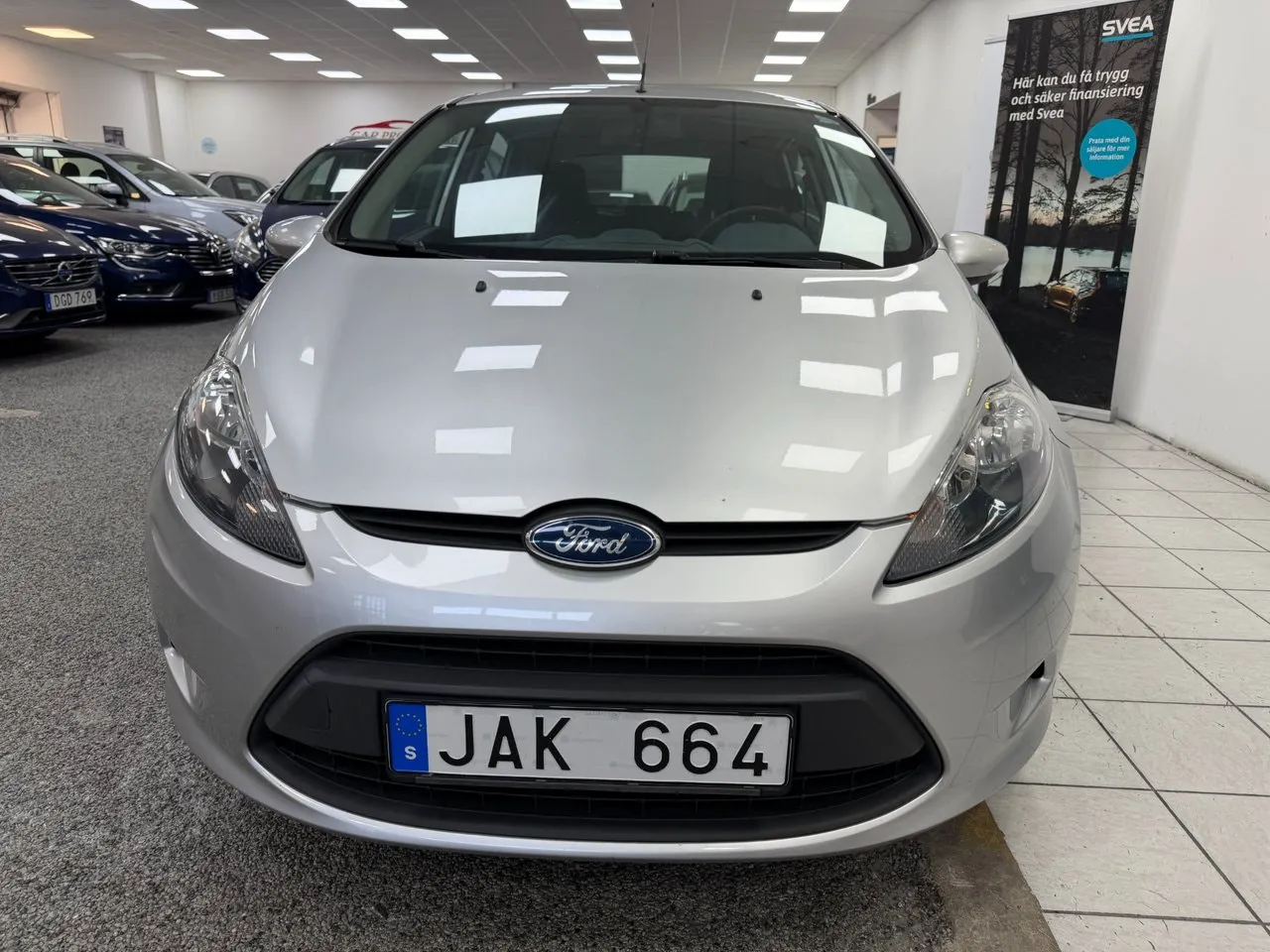 Vehicle image 13