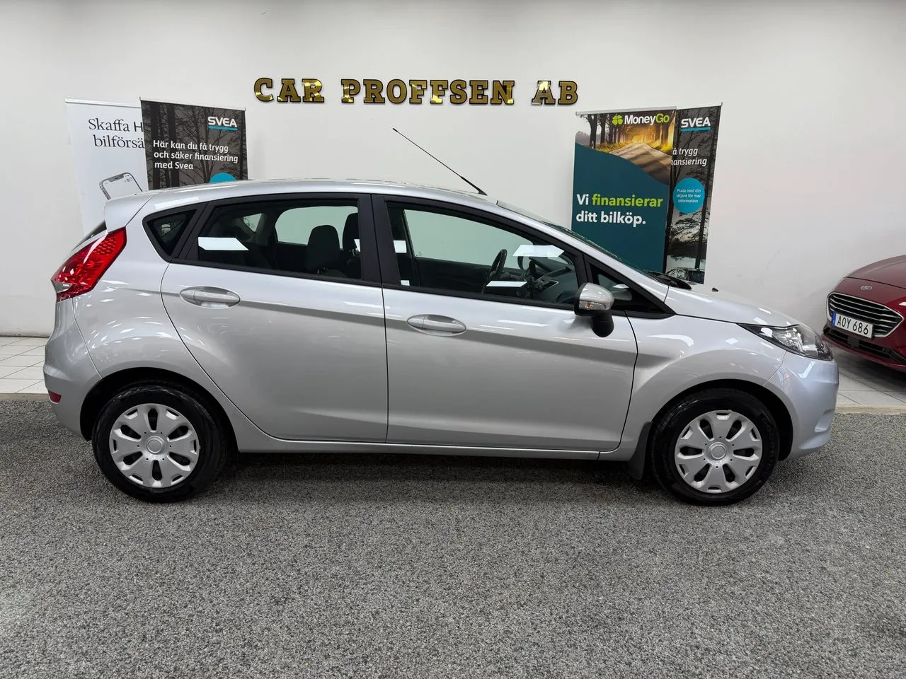 Vehicle image 19