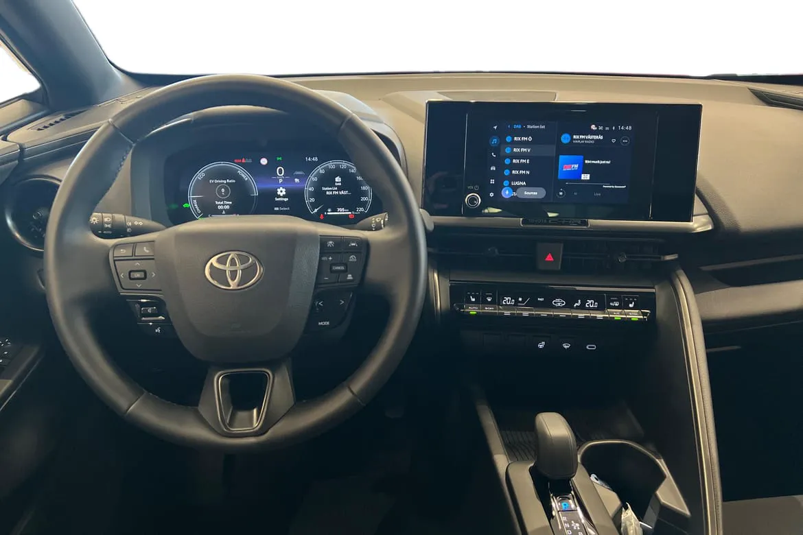 Vehicle image 10