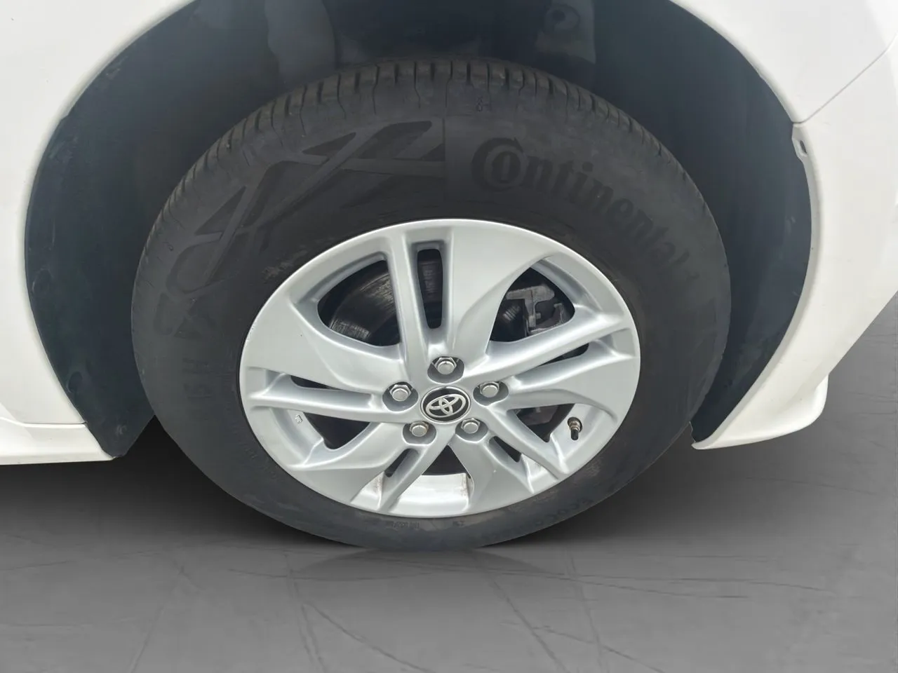 Vehicle image 30