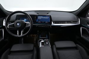 BMW iX1 bild 6