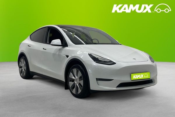 Tesla Model Y Long Range AWD Pano Kamera Värmare Moms - 2023