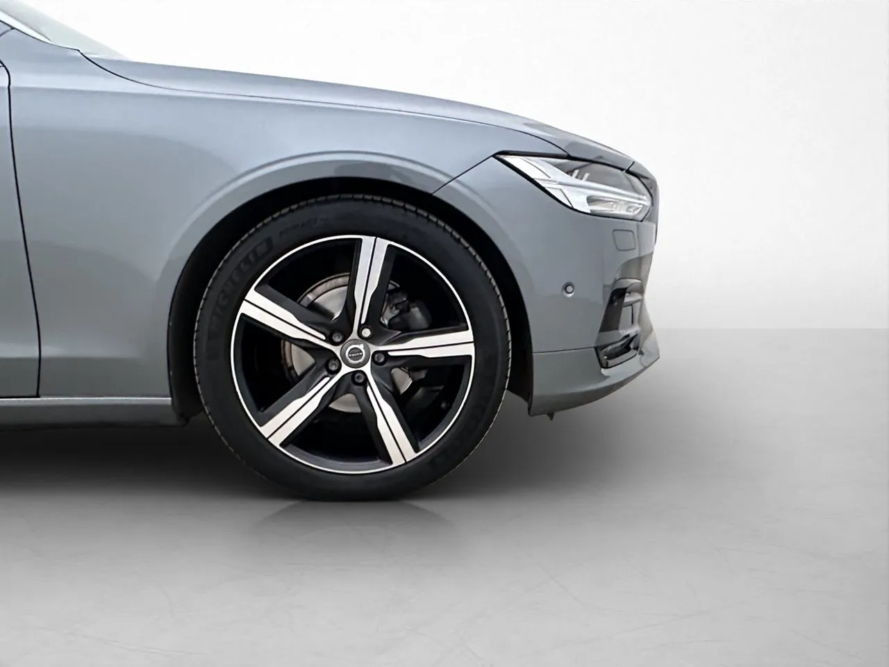 Vehicle image 30