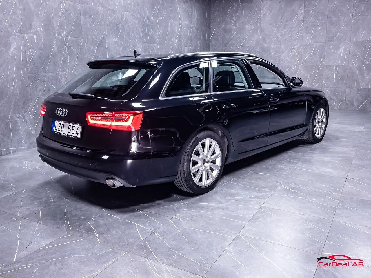 Vehicle image 6