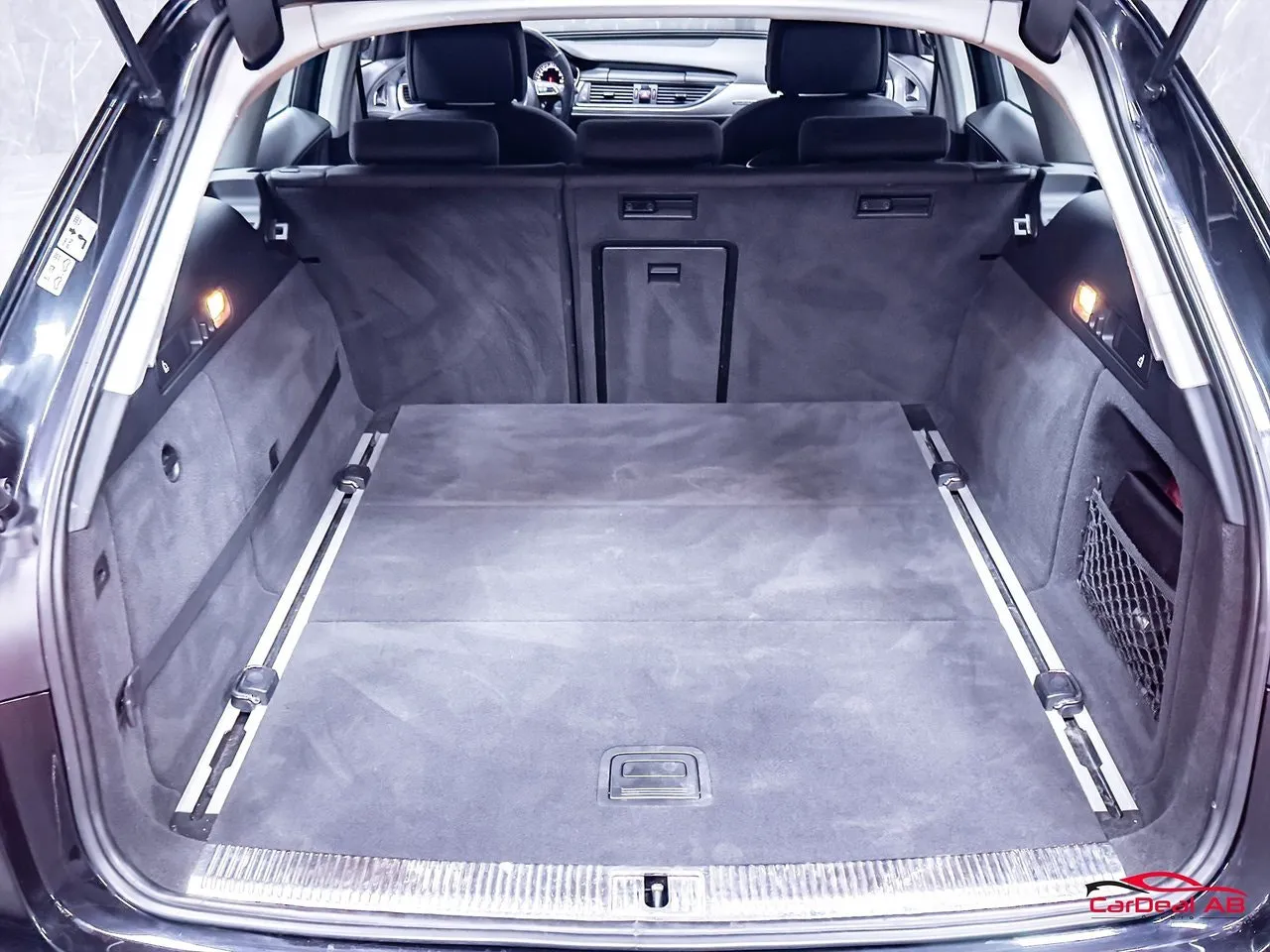 Vehicle image 16