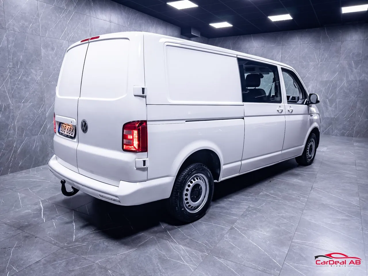 Vehicle image 6