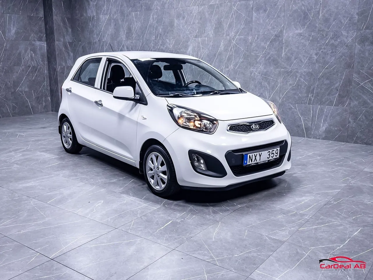 Vehicle image 8