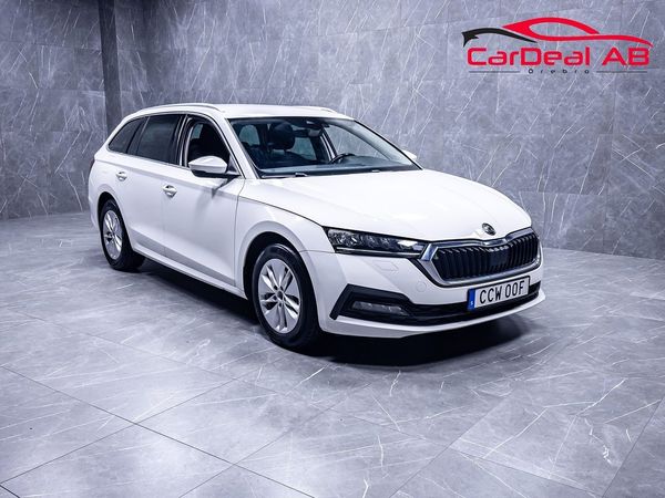 Skoda Octavia Kombi 2.0 TDI Värmare Kamera CarPlay Drag MOMS - 2023