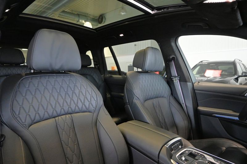 BMW X7 bild 11