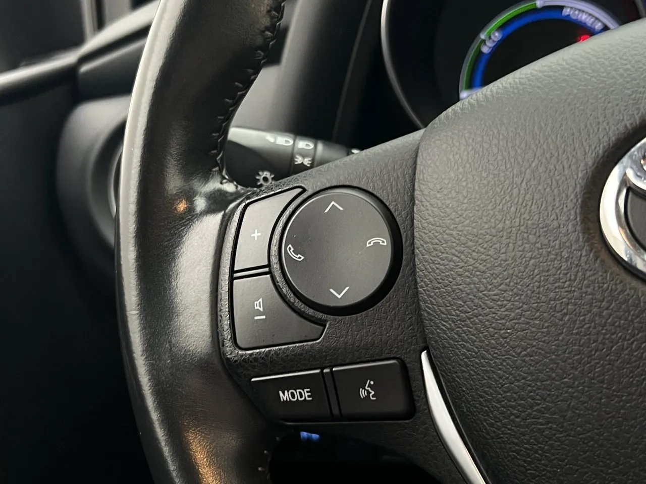 Vehicle image 24