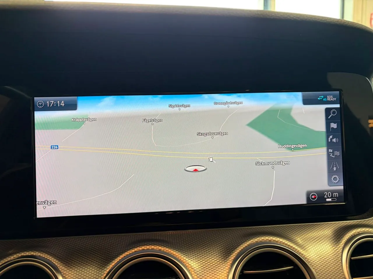 Vehicle image 30