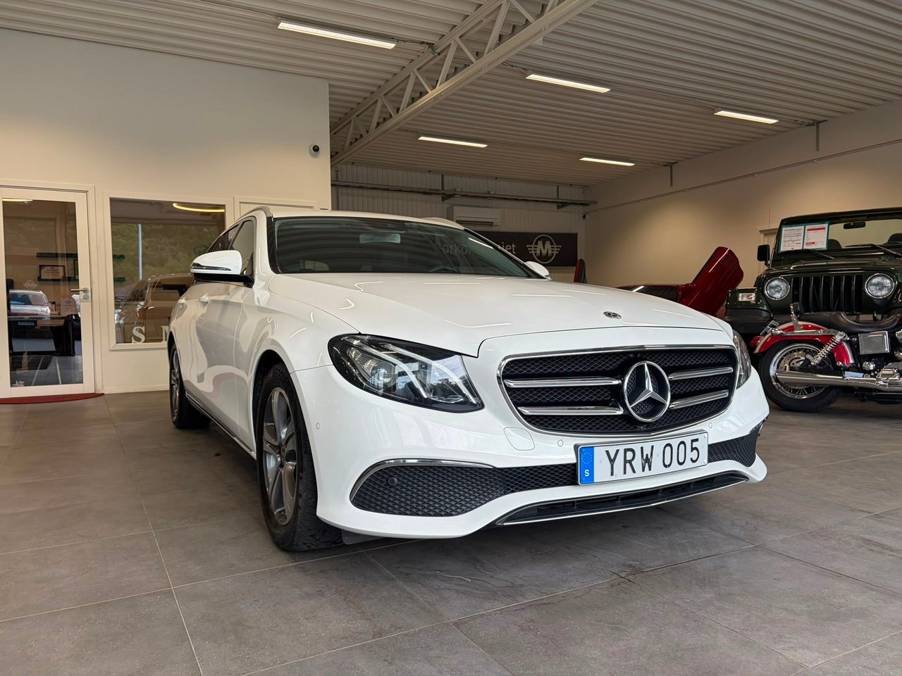 Mercedes E200