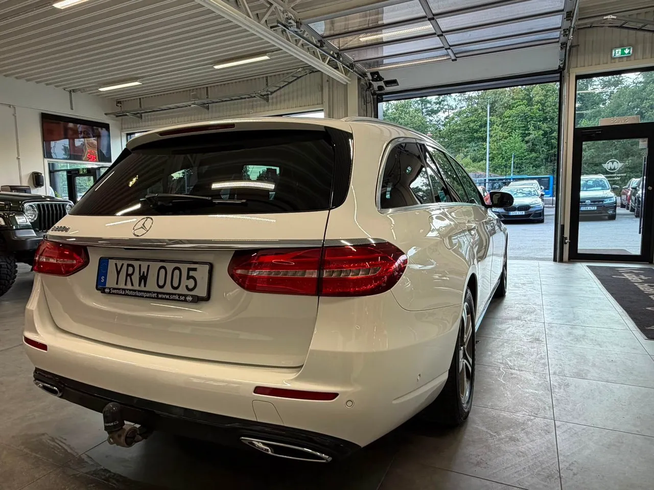 Vehicle image 13