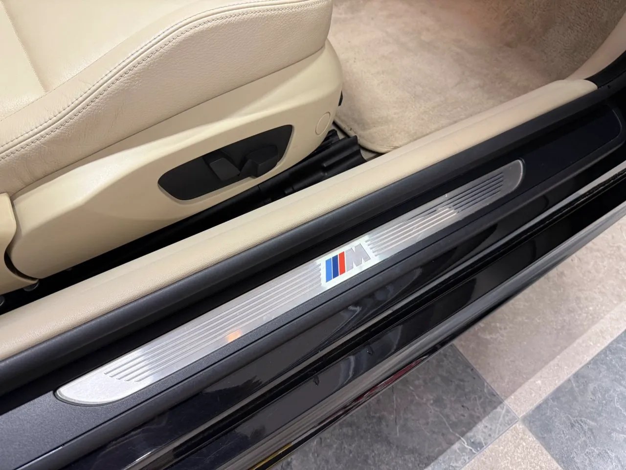 Vehicle image 36
