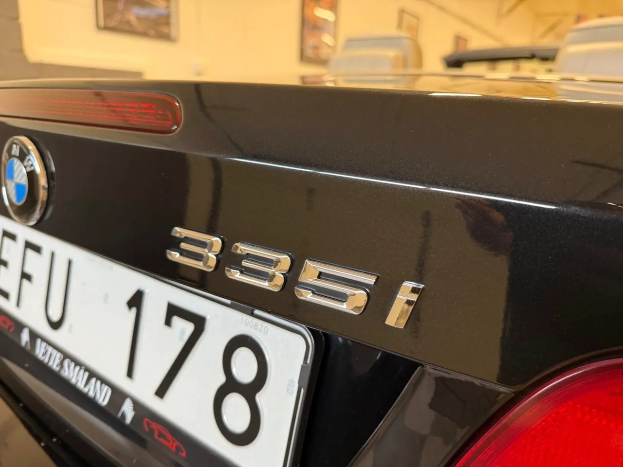 Vehicle image 21