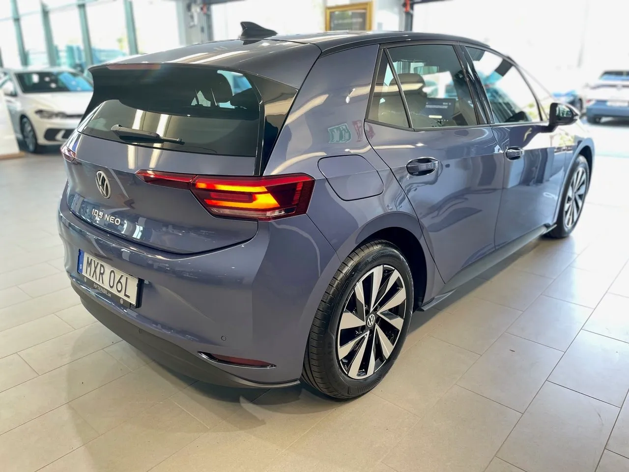 Vehicle image 3