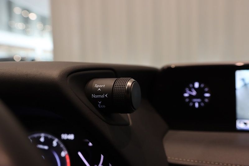 Lexus UX bild 18