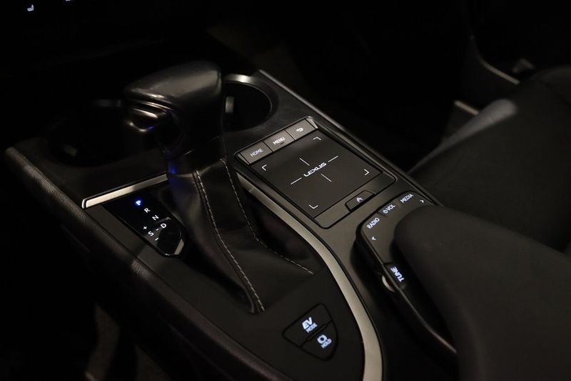 Lexus UX bild 20