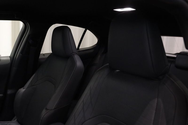 Lexus UX bild 22
