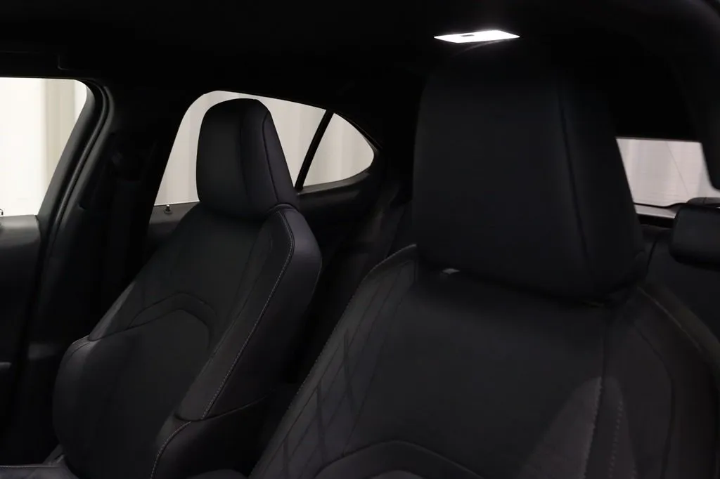 Vehicle image 21