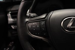 Lexus UX bild 13