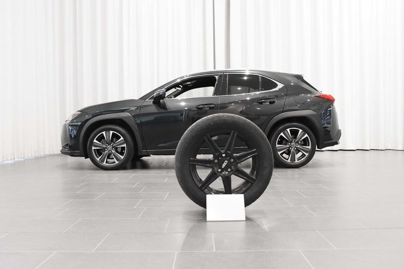 Lexus UX bild 2