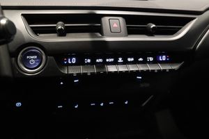 Lexus UX bild 19