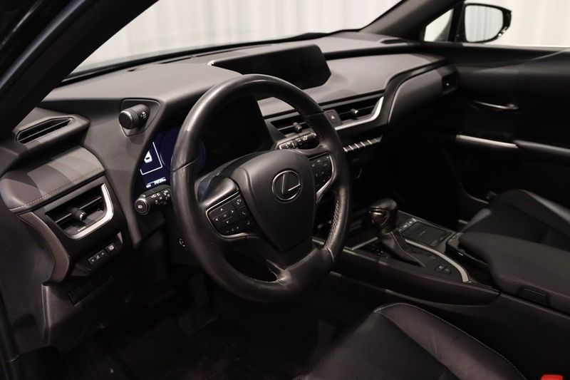 Lexus UX bild 10