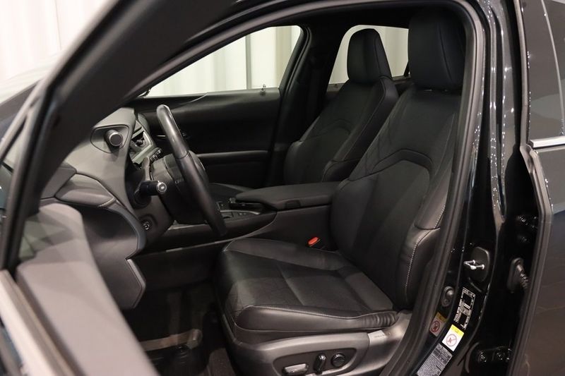 Lexus UX bild 8
