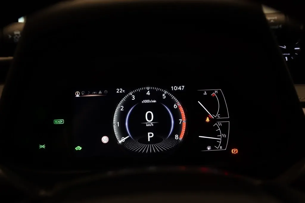 Vehicle image 14