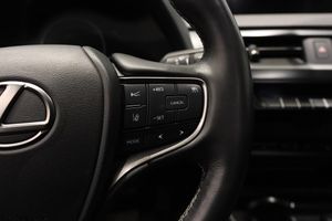 Lexus UX bild 14