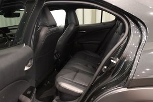 Lexus UX bild 9